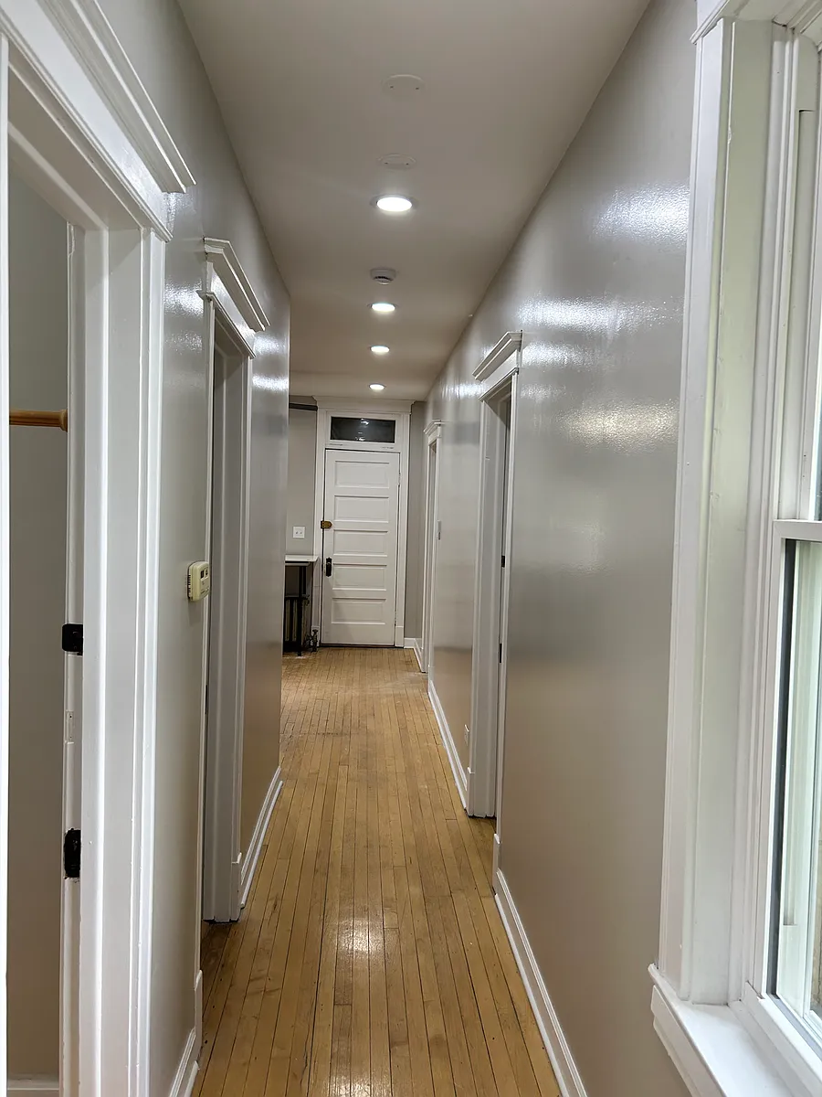 Building Photo - 3639 W Wolfram St #1