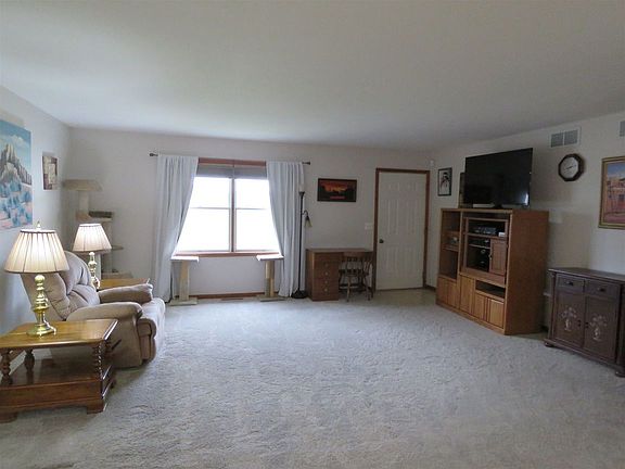 2nd image of 65568 Harwood Dr