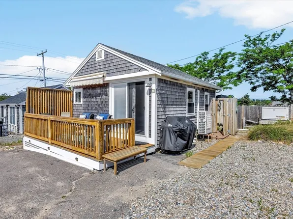 3 Sand Castle Dr, Sandwich, MA 02563