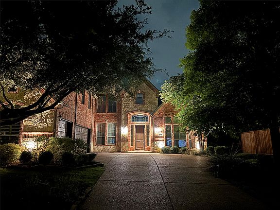 3rd image of 15750 Crown Cove Ln