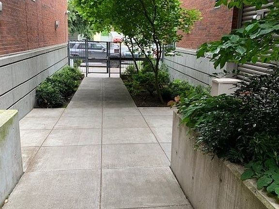 4th image of 530 Broadway E APT 235