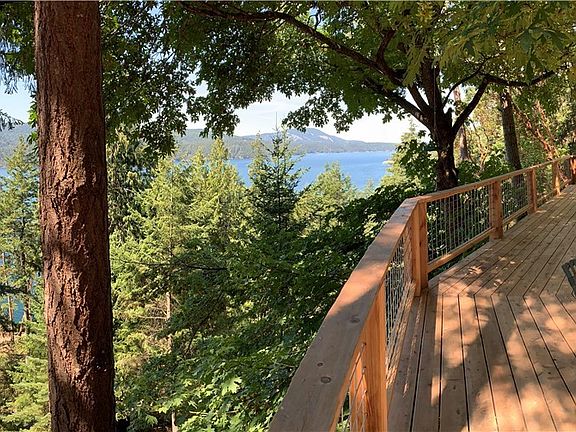 2nd image of 1373 Palisades Dr