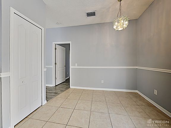 4th image of 923 Grand Canyon Dr
