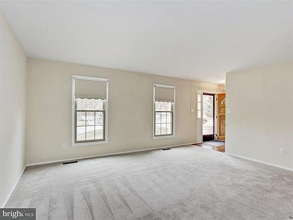 5th image of 4277 Country Squire Ln