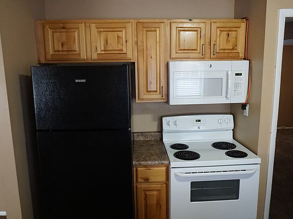 2nd image of 269 E 2100 S