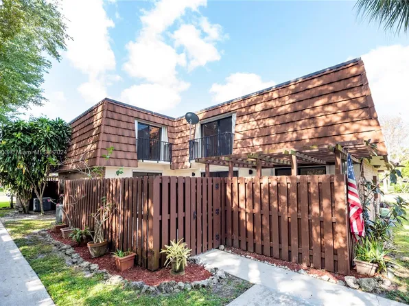 812 SW 119th Way #812, Fort Lauderdale, FL 33325
