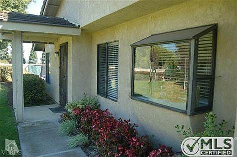 2nd image of 940 Tennyson Ln