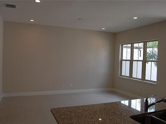 4th image of 8884 Bismarck Palm Dr