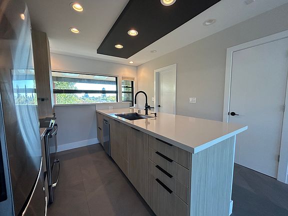 2nd image of 1570 Thousand Oaks Blvd