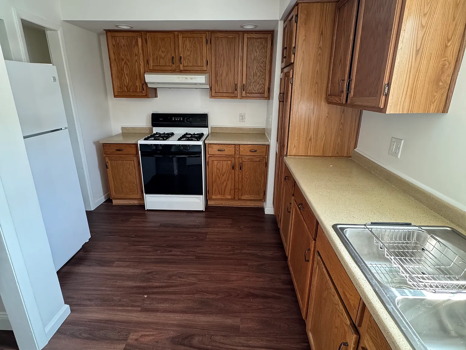 1 bed, 800 sqft, $1,000 — Photo 2