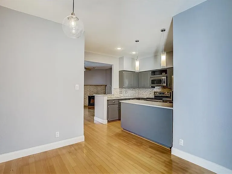 1307 Kinney Ave #162 — Photo 8