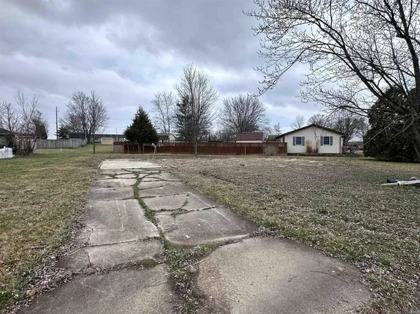 469 Indiana Ave, Parker City, IN 47368