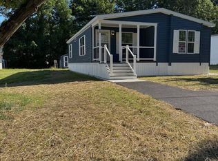 99 Terry Ln, Halfmoon, NY 12065