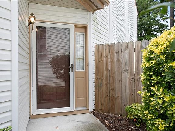 4th image of 909 Ivystone Way