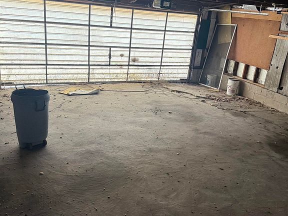 4th image of 240 N Main St