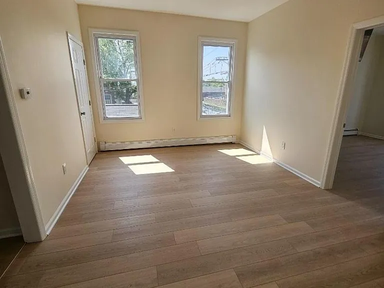 372 Bergen St — Photo 2