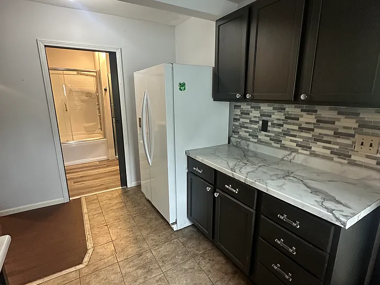 430 S Egan Ave — Photo 6
