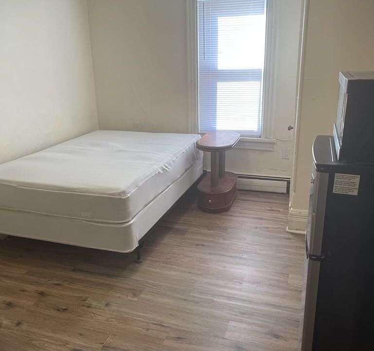 2nd image of 618 Asbury Ave #R1