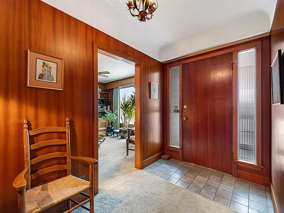 3rd image of 13882 Ravine Dr NW