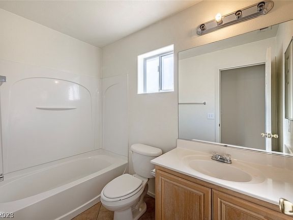 4th image of 3276 Villa Fiori Ave