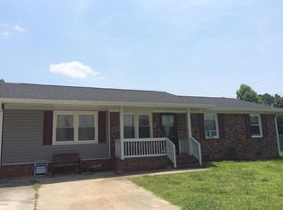 8 Sheffield Rd, Jacksonville, NC 28546