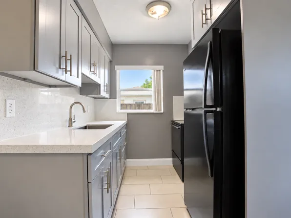 278 SW 9th St, Dania Beach, FL 33004