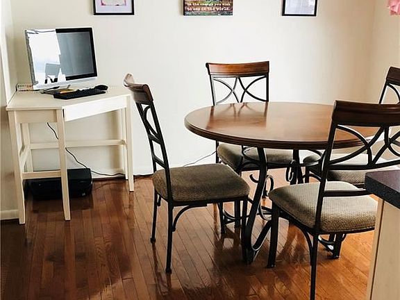 2nd image of 1357 Charlesgate Cir