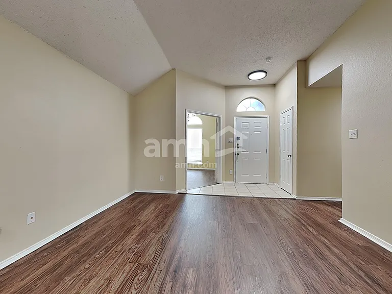 223 Dartmouth Dr — Photo 9