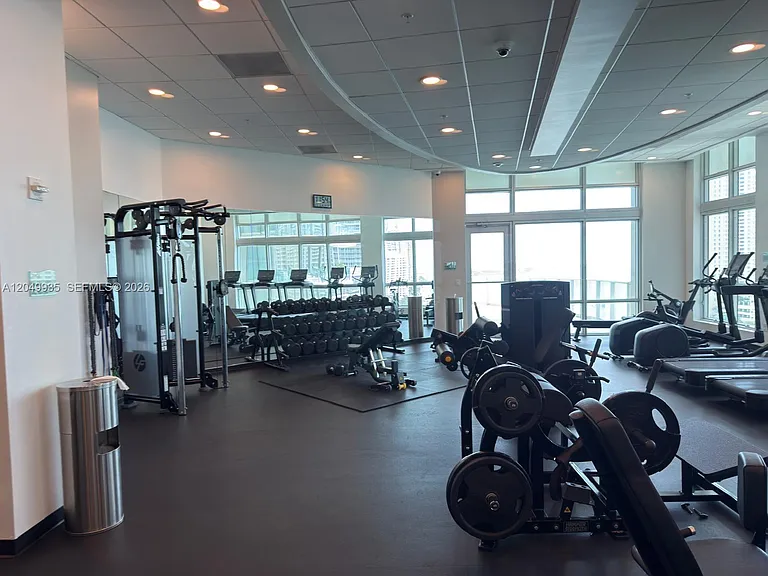 300 S Biscayne Blvd #T-3703 — Photo 25