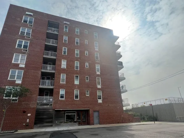 130 Beach 121st S #2G, Rockaway Park, NY 11694
