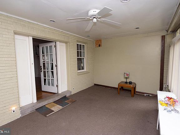 2nd image of 986 E Godfrey Ave