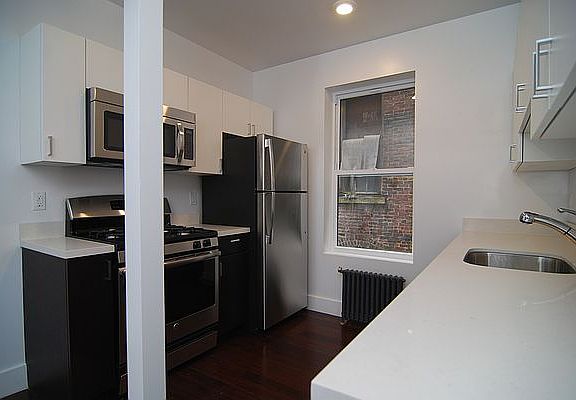 5th image of 177 Wadsworth Ave #2A