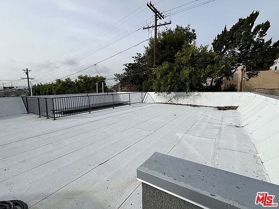 4th image of 1339 S Hudson Ave #1339