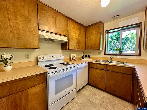 3rd image of 2887 SE Deborah Pl