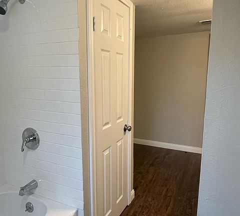 5th image of 209 S Jordan St #1