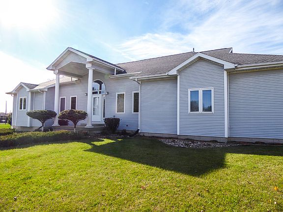 3rd image of 1001 Kenyon Dr