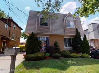 372 Colon Ave, Staten Island, NY 10308