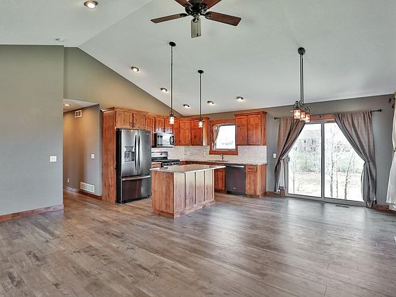 4th image of 1620 Otter Way