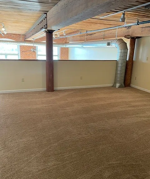 Victoria Riverside Townhouse Lofts — Photo 7