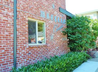 908 SW Gaines St APT 30, Portland, OR 97239