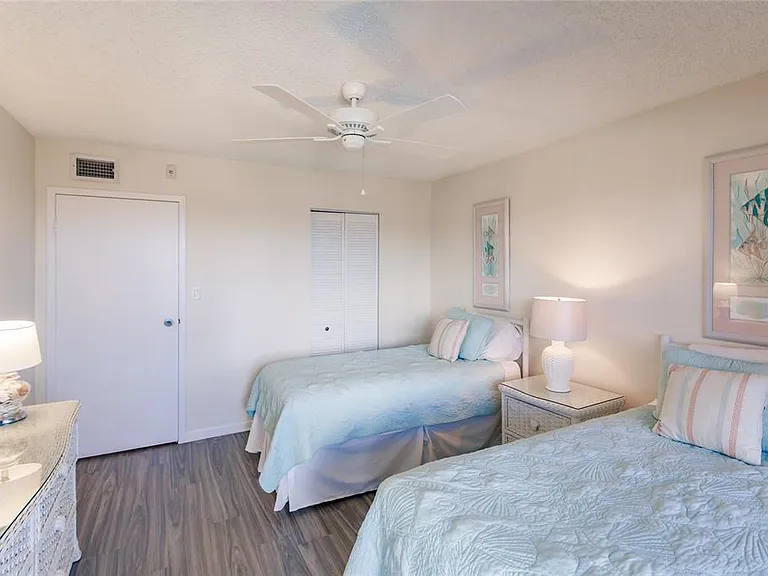 1055 W Peppertree Dr #302AA — Photo 14
