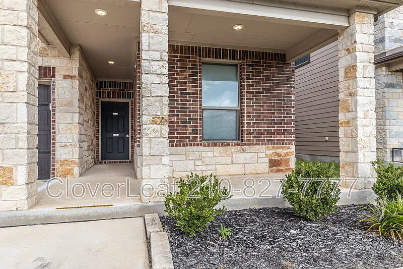 3 bed, 2.5 bath, 2403 sqft, $1,927 — Photo 4