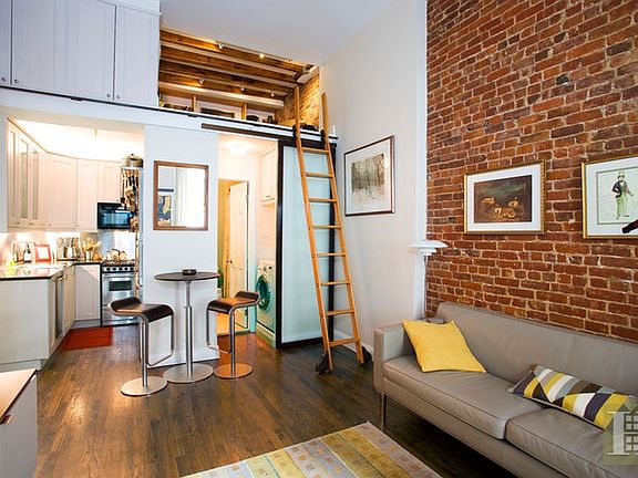 3rd image of 161 W 71st St APT 2A
