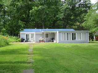 9459 E Colby Rd, Crystal, MI 48818