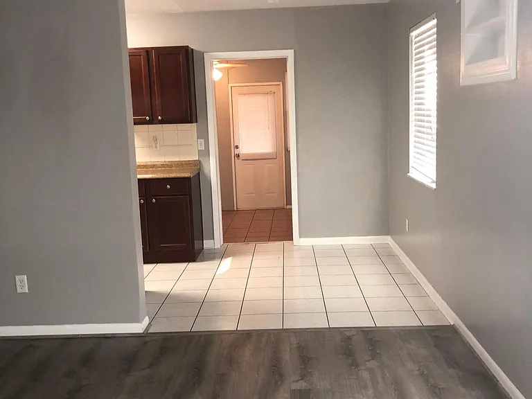 7047 Merrick Ln — Photo 19