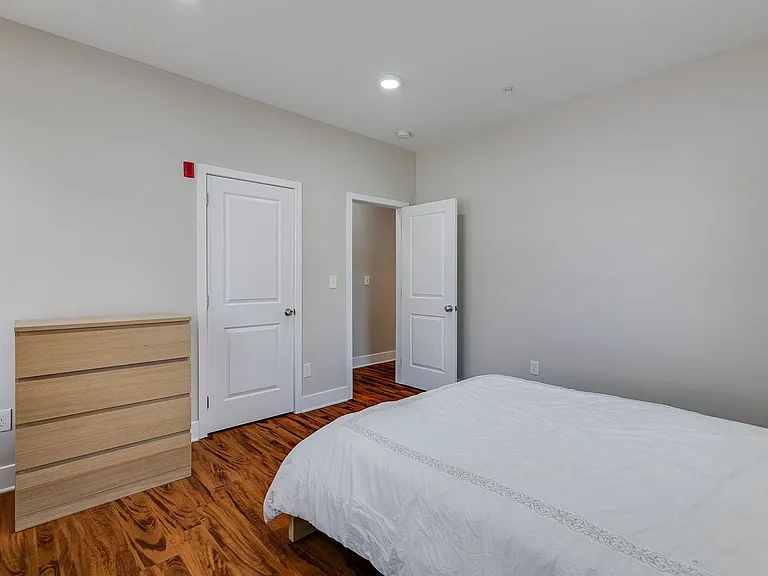 549 Armstrong St #101 — Photo 12