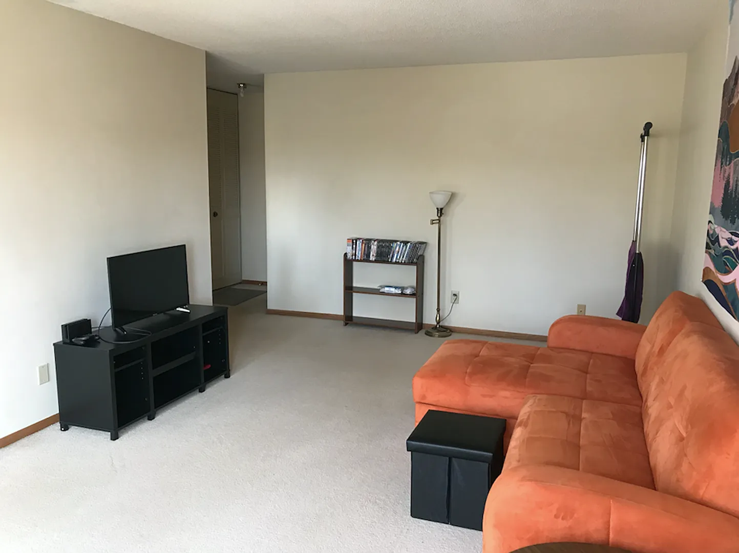 1701 Kenwood Ave — Photo 2