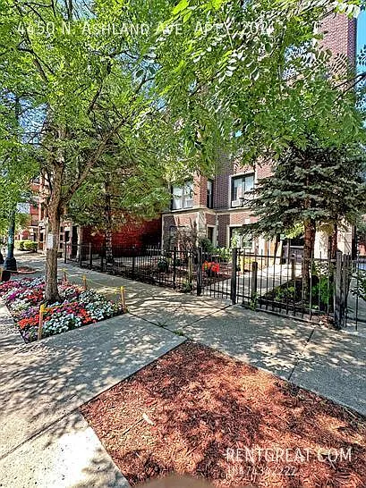 4450 N Ashland Ave #202 — Photo 23