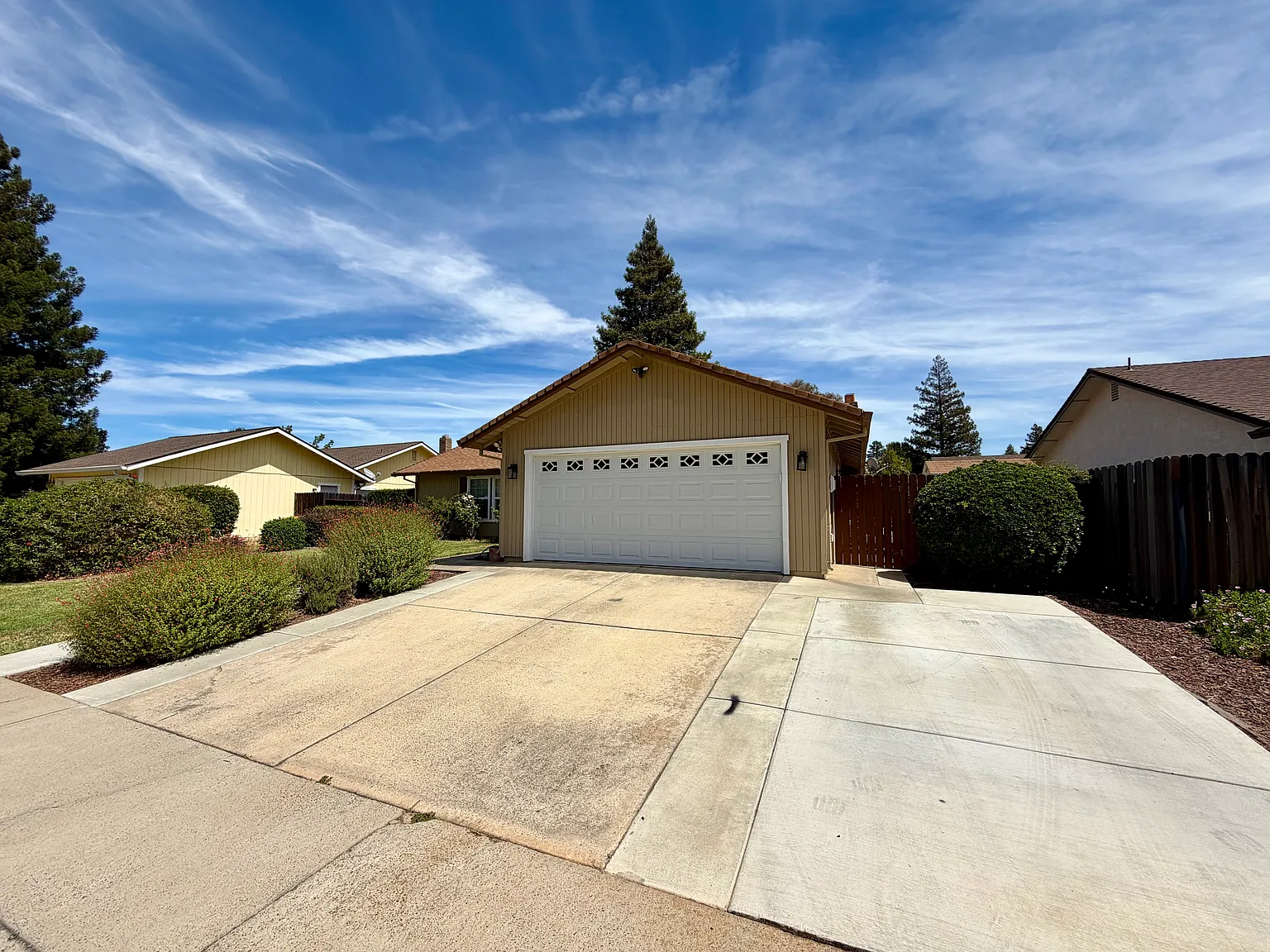 3 bed, 1690 sqft, $3,500 — Photo 2