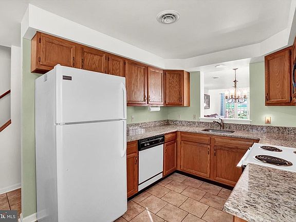 5th image of 3631 Hope Ln